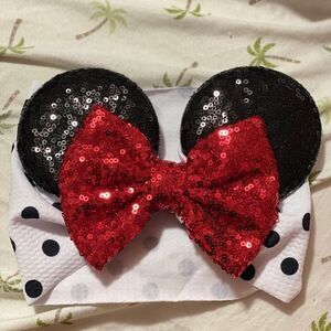 Minnie Mouse bow